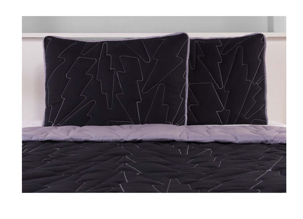 Kids Black/Lavender Lightning Bolts Reversible Quilt Set w/ Sham